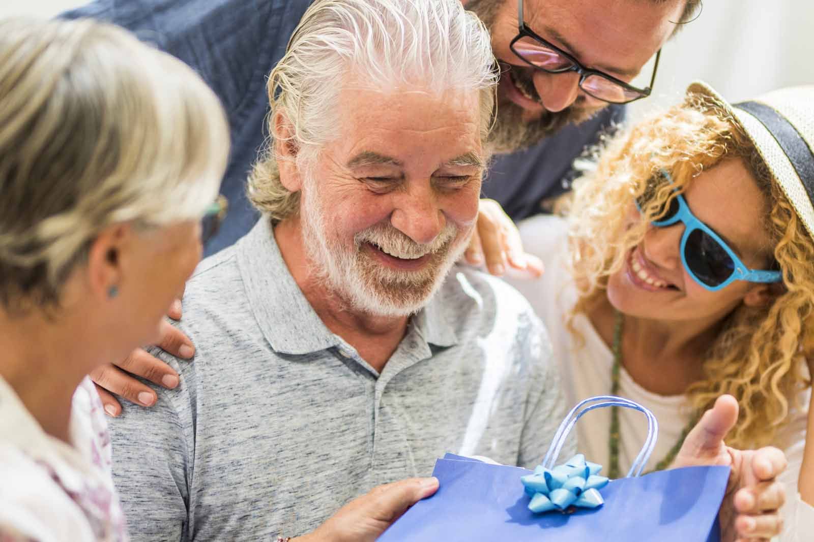 Gifts Ideas for Seniors with Alzheimer’s